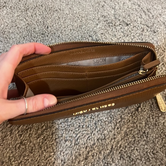 Brown MK zip up wallet - Picture 6 of 6
